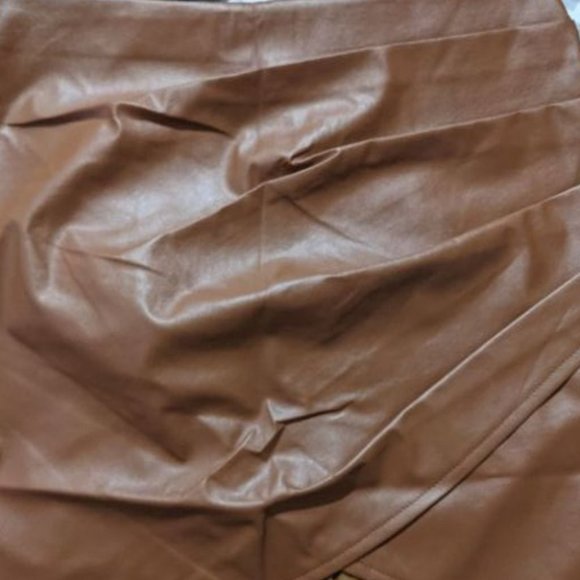 Chic camel Ruched Tulip Hem Vegan Leather Mini Ski - Picture 6 of 6
